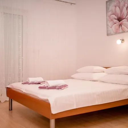 Marisol Barbat Apartment *